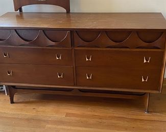 Brazillia by Broyhill 6 drawer, chest with mirror