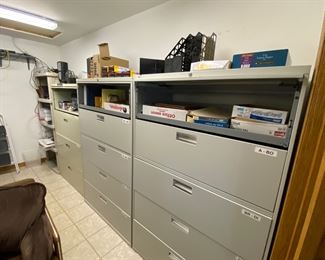 Lateral filing cabinets, office supplies, paper, paper, clips, pens, batteries, CD, envelopes, printer paper, shipping boxes extra keyboards fill your home office with fun and excitement