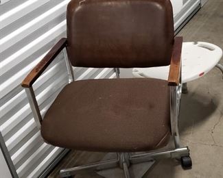 Vintage MCM Globe Business Essentials Inc Chrome Frame Brown Padded Fabric Seat & Vinyl Back Office Chair on Wheels