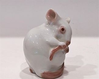 Bing & Grondahl porcelain mouse figurine from Denmark ........To register in order to place bids go to www.capitolsalesservices.hibid.com