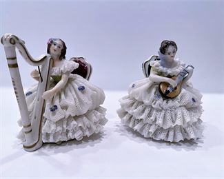 Aelteste Volkstedter 'Dresden' lace figurines 