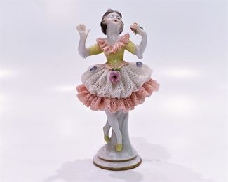 Aelteste Volkstedter 'Dresden' lace   Ballerina Figurine 