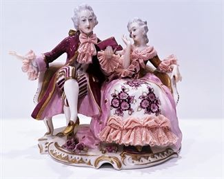 Aelteste Volkstedter Porcelain figurine 
