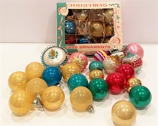 Vintage Christmas Ornaments........To register in order to place bids go to www.capitolsalesservices.hibid.com