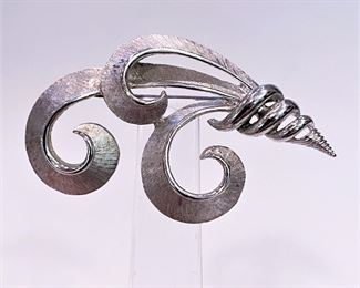 Vintage Boucher Brooch Pin........To register in order to place bids go to www.capitolsalesservices.hibid.com