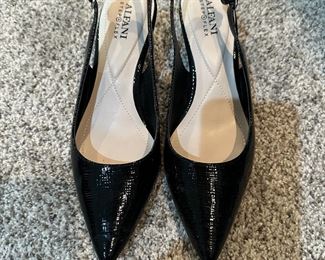 Designer shoes by Cole Han, Alfani, Erienne Aigner, Bandolino and more!