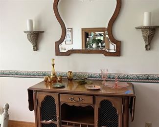 French Provincial drop leaf buffet
Large mirror
Lots of pretty decorative accessories 