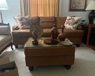 Very nice sofa with ottoman