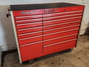 Snap-On Rolling Tool Chest with Keys
