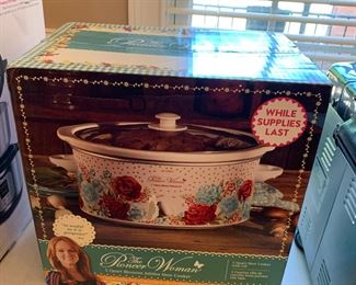 #28	Pioneer Woman 5 quart Slow Cooker	 $40.00 			
