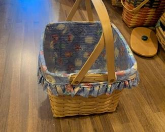 #79	Longaberger Square picnic basket	 $35.00 			
