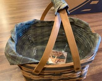 #86	Longaberger Community Basket Square 15x6.5"	 $45.00 			

