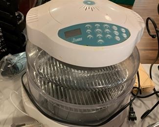 #90	Nuwave convection oven round	 $20.00 			

