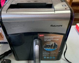 #112	mailmate paper shredder 	 $20.00 			
