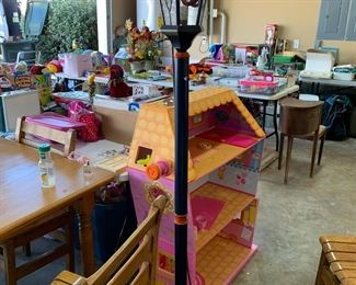 #121	Metal Pole Auburn Floor Lamp (plastic globe)	 $75.00 			
