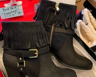 #147	Ralph Lauren 8.5 Ladies Boot - gently Used	 $30.00 			
