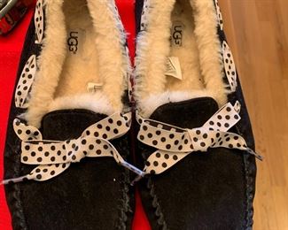 #148	UGG 8.5 Slippers - gently used	 $30.00 			
