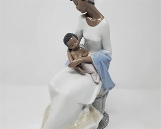 002 LLADRO A Mothers Embrace Black Legacy Collection