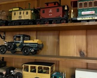Jim Beam collectible railroad cars & Vintage automobile