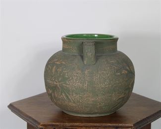 Another view of Red Wing Union Stoneware acorn and oak leaf Brushware jardiniere, 7" tall