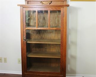 Signed  Limbert One Door China Cabinet.  Appears to retain excellent original finish, measures 61″ tall x 34″ wide x 16″ deep.   There are over 20 pictures showing details, please view them all and make your own assessment to condition and finish.  Thank you!