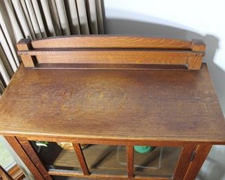 Signed  Limbert One Door China Cabinet.  Appears to retain excellent original finish, measures 61″ tall x 34″ wide x 16″ deep.   There are over 20 pictures showing details, please view them all and make your own assessment to condition and finish.  Thank you!