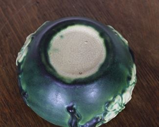 Bottom of Roseville Pottery Dogwood pattern bowl
