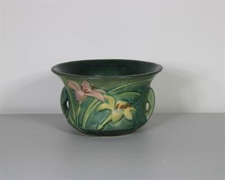 Roseville Pottery Zephyr Lily pot, # 470-5"