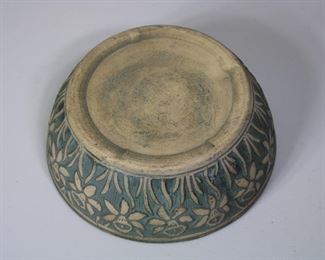 Red Wing Brushware daffodil dish in near pristine condition