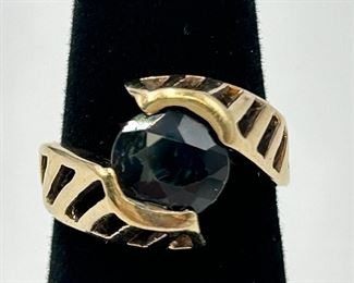 14k Gold Ladies Sapphire Ring Size 7