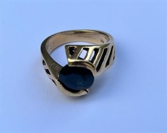 14k Gold Ladies Sapphire Ring Size 7