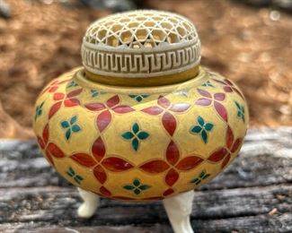 4 Chinese & Japanese Porcelain Pieces-Satsuma - Kiyo