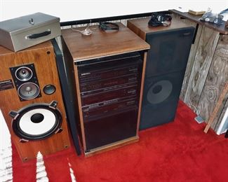 Pioneer stereo with turntable