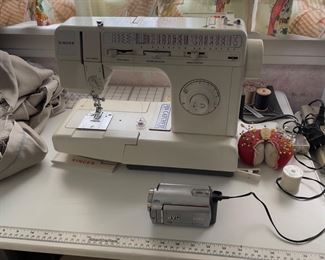 Sewing Machine - Singer 