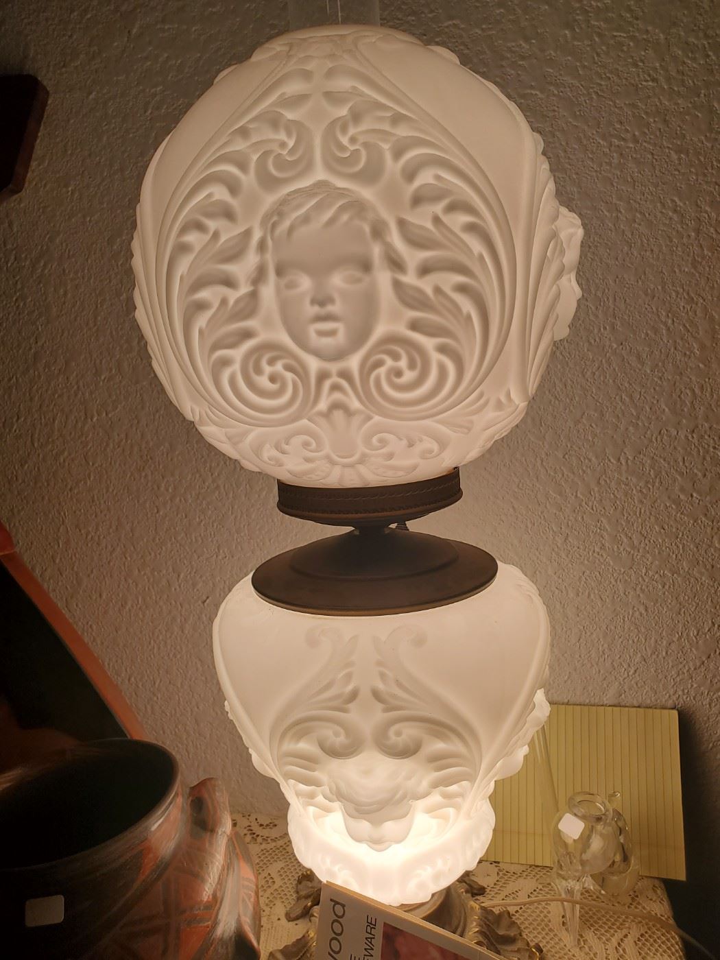 Gone with the Wind Cherub Globe Lamp