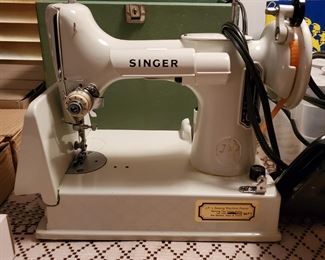 Singer featherweight 