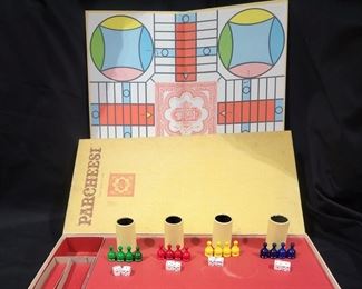 Vintage 1975 Parcheesi game