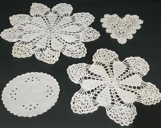 Set of 4 doilies