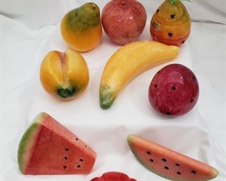 Set of 11 onyx fruits