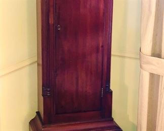 Mahogany case of Lunan grandfather clock