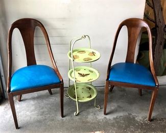 Pair of vintage spoonback chairs with blue leather seats, 3-tier painted metal stand/server