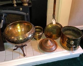 Brass & copper items including Georgian bed warmer, Indian planters & vases