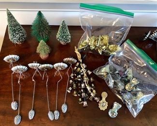 Pine cone pendulum candle holders (for Xmas tree), bristle trees, metal candle clips