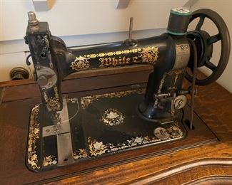White Rotary Treadle Sewing Machine and Table - it works! - C. 1890&nbsp;
