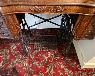 White Rotary Treadle Sewing Machine and Table - it works! - C. 1890&nbsp;
