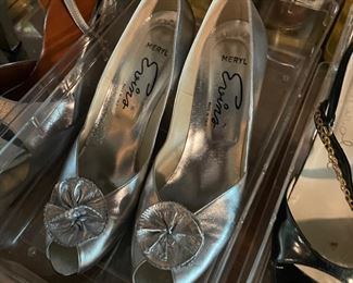 Size 7 1/2 Ladies Heels 