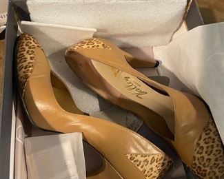 Size 7 1/2 Ladies Heels 