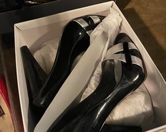 Size 7 1/2 Ladies Heels 