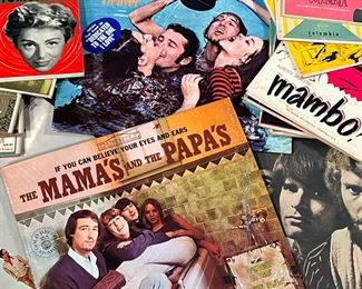 (26PC) COLLECTION OF RECORDS AND SINGLES  |  LP vinyl records with albums by artists including Simon & Garfunkel, Creedence Clearwater Revival, The Mamas and The Papas, Peter Paul & Mary. Plus a selection of 45s including: Frank Sinatra, various dance tracks, various movie soundtracks and more.