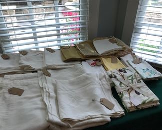 Linens - Table Clothes, Placemats and Cloth Napkins 